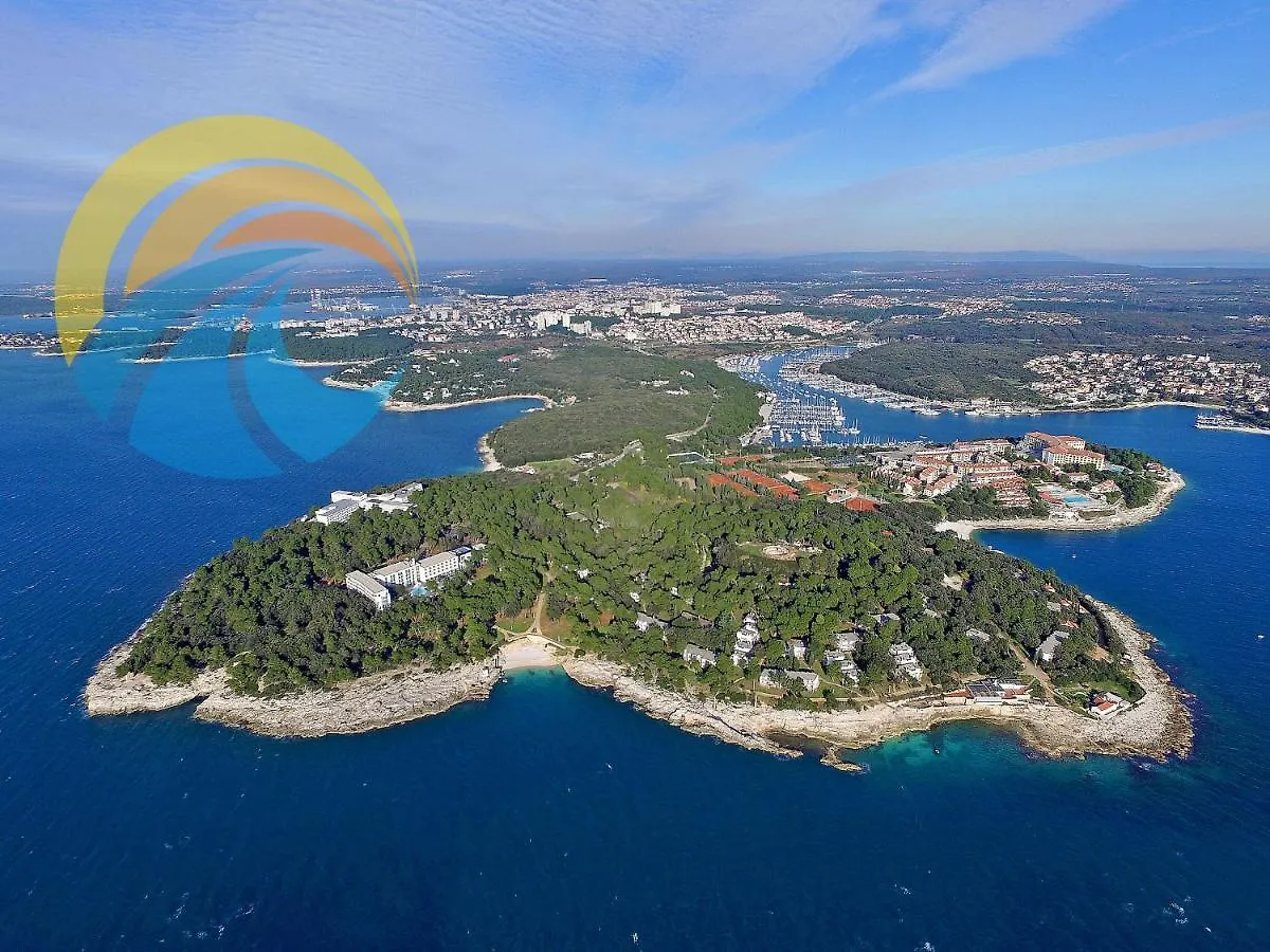 Apartment Momcilo 1995 بولا كرواتيا