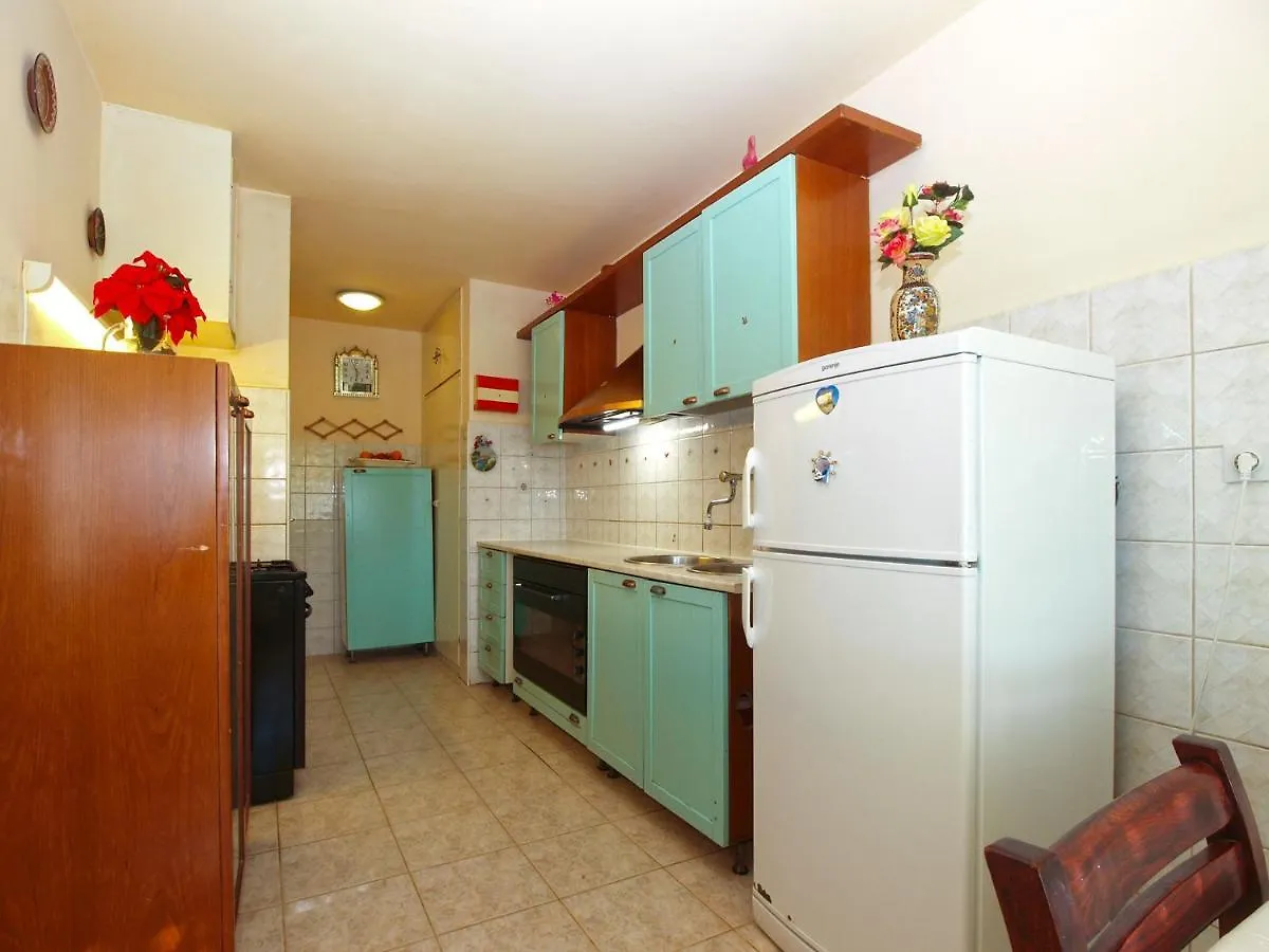 Apartment Momcilo 1995 بولا كرواتيا